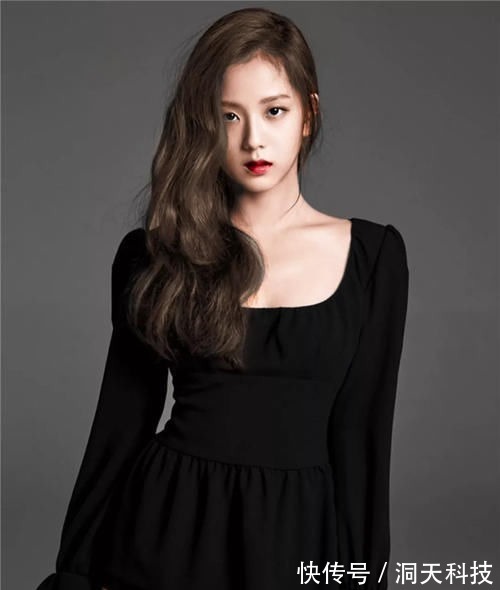 波浪 40岁女人头发不要剪太短,今年流行这3款发型,好看减龄又显气质