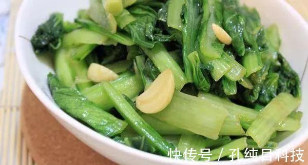 打滚清炒小白菜
![杏鲍菇|厨房新手轻松掌握的20道快手菜,做法简单,快捷省事,学起来吧