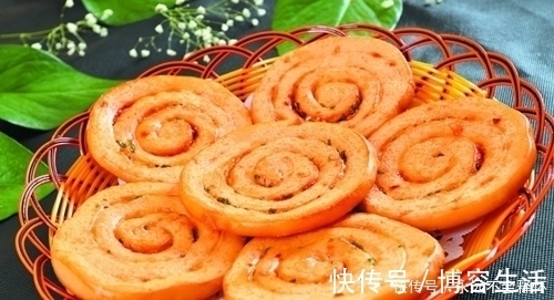 馒头吃多了想换口味，教你做咸香酥脆的油饼，喷香好吃，越吃越爱