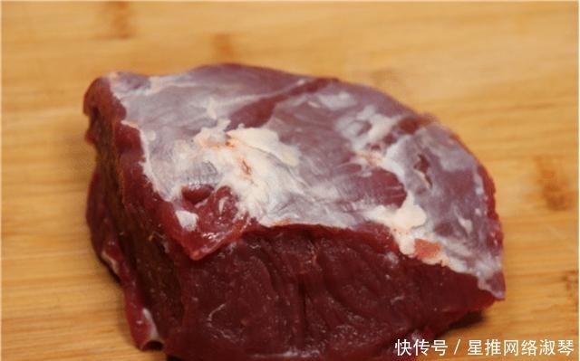 牛肉|牛肉无论怎么做,千万别再放盐与料酒了!教你两招,肉质嫩滑鲜香