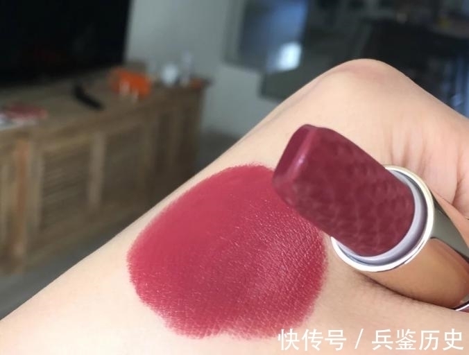 百搭 完美日记必入口红合集,217元气枫叶红,小金钻05有气场,巨好用