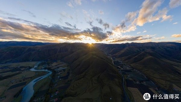 佛国|旅游之路 篇五：重走唐蕃古道，千里佛国 （一）世界之最，用信仰垒筑的墙~巴格玛尼石经墙