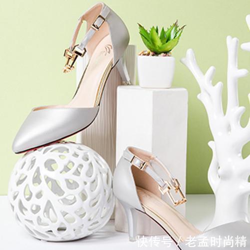 一字扣 最美的脚踝,最美的女鞋,最美的猫跟鞋,让你艳压众人