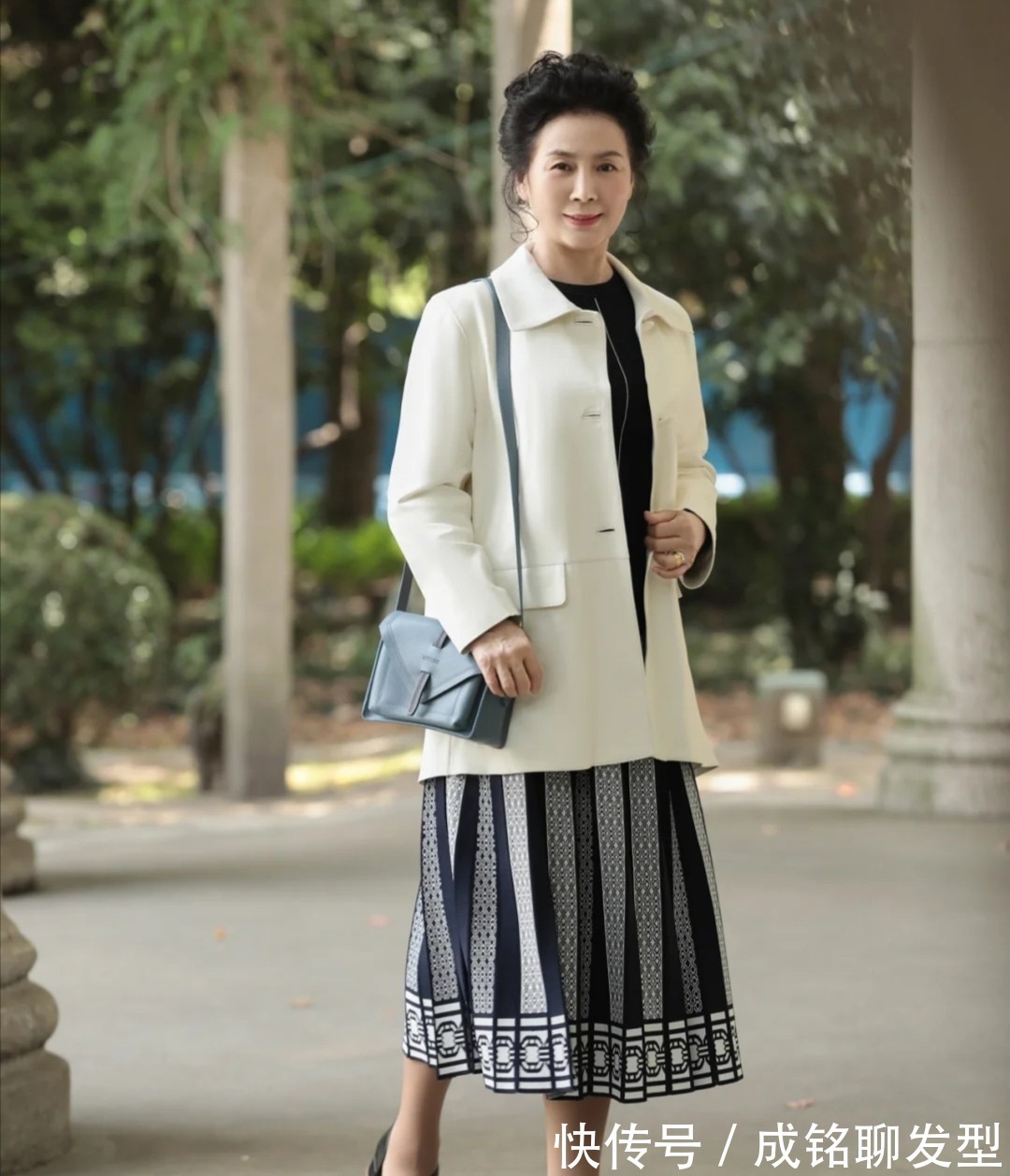 穿衣|六十岁比年轻人还会穿,穿搭优雅又接地气,奶奶辈也能美出新高度