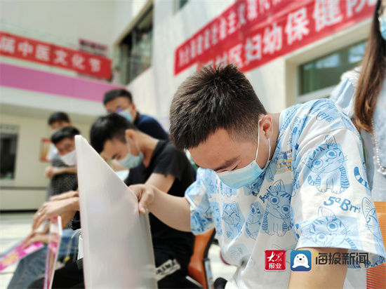 准爸爸们|周村区妇幼保健院举办“以爱之名 唤你新生”首届孕博会