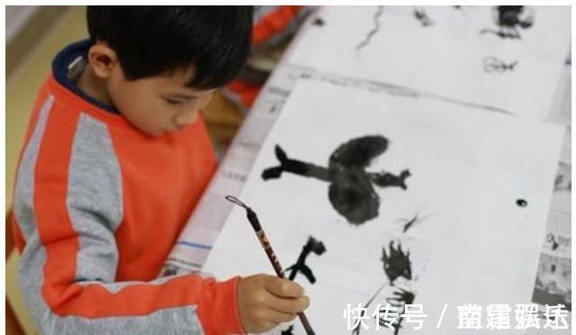 兴趣爱好@儿子画的“爸爸”拿了一等奖,妈妈看了直说好,爸爸却高兴不起来