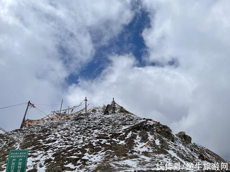 自驾阿坝，探秘通往嫩恩桑措（神仙池）景区的绝美之路