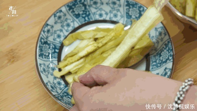 好吃|夏天,茄子的最佳吃法,不炒不油炸,好吃还简单,让人太有食欲了