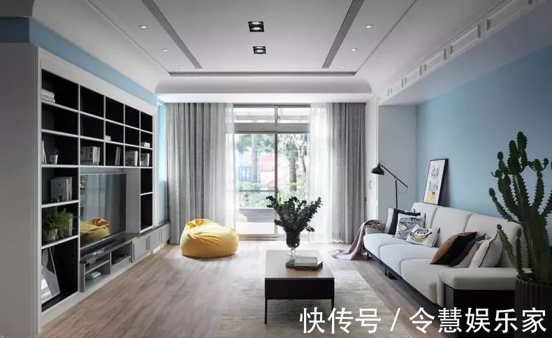 背景墙|新婚夫妇买老户型二手房，北欧风+超强收纳，背景墙设计惊艳！