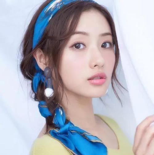 头皮|女生扎头发的时候,不要犯的三个“错误”,难怪发际线越来越高