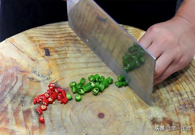 酱汁|酱泼豆腐好不好吃关键在于酱汁，厨师长分享饭店配方，香辣鲜嫩