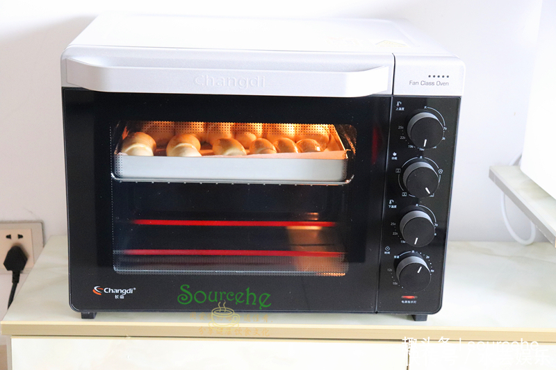 教你软式牛奶小面包的配方,小巧可爱,松软可口,一次就能成功