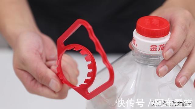 妙用|油桶提手我都要留着,放厨房和卫生间作用超棒,解决家里烦恼事