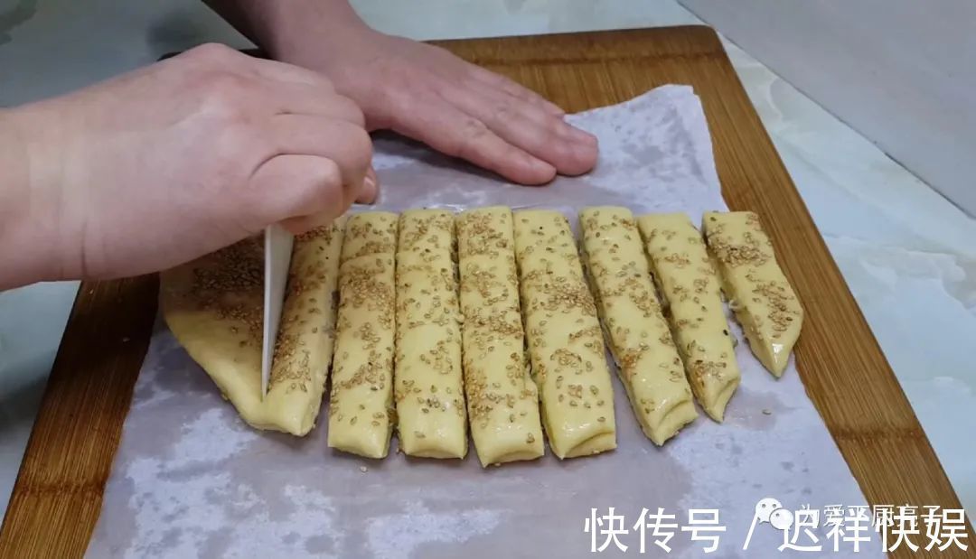 香酥|面粉别再烙饼了,试试这么做,个个香酥又掉渣,新手也能一次成功
