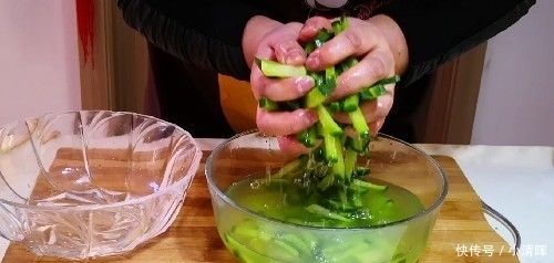 教你凉拌萝卜的秘诀,奶奶40年的老方子,比凉拌黄瓜好吃多了