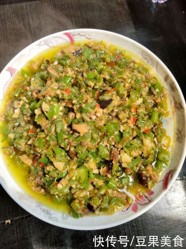 家常菜|#巨下饭的家常菜#一勺辣酱干掉一碗饭-蒜蓉肉沫香菇辣椒酱