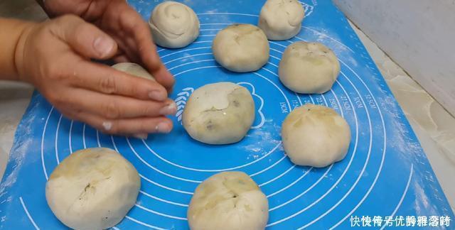 烧饼这样做才香酥,锅里烙一烙,比买的还好吃,咬一口就香酥掉渣