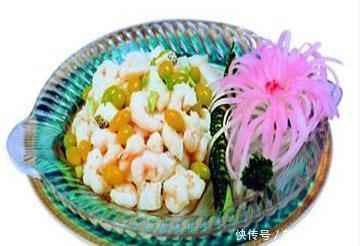 美食推荐:白果虾仁鳕鱼、腌萝卜烧鲅鱼、贝勒烤肉制作方法