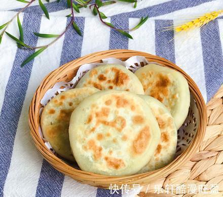 皮薄|“韭菜鸡蛋馅饼”的懒人做法，不揉面不擀面，出锅以后皮薄馅多！