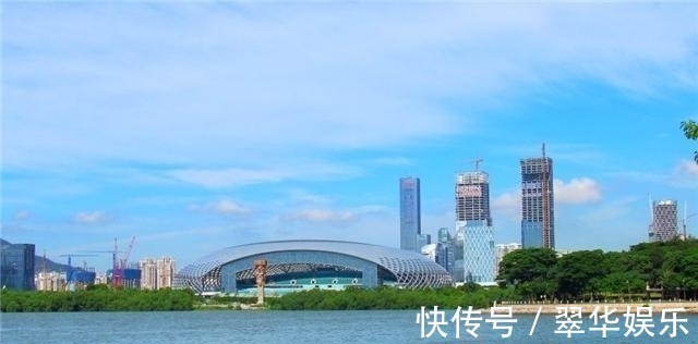 土地局|1980年,小伙花525万元买下深圳第一片土地,现在他怎样了?
