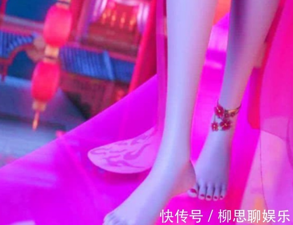 国漫|国漫中喜欢“光脚丫”的女神,白蛇用脚穿衣,焰灵姬纤纤玉足