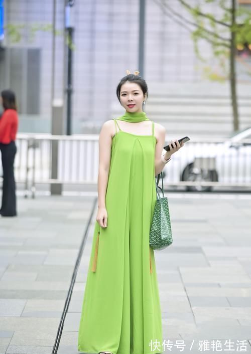 特别的女人|穿搭特别的女人，人群里一眼就可以看见