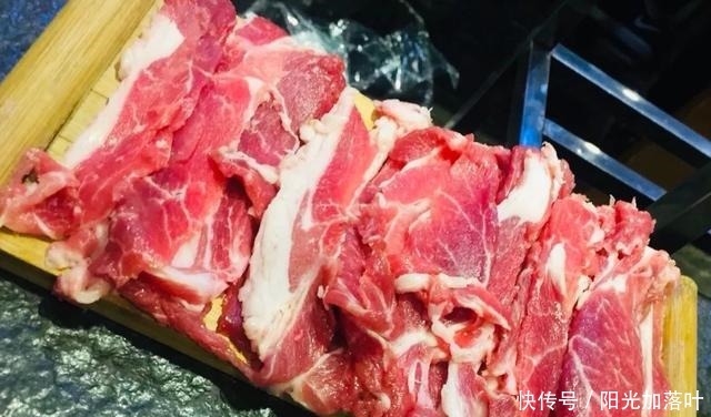  老铜锅涮羊肉，才是冬天的味道啊