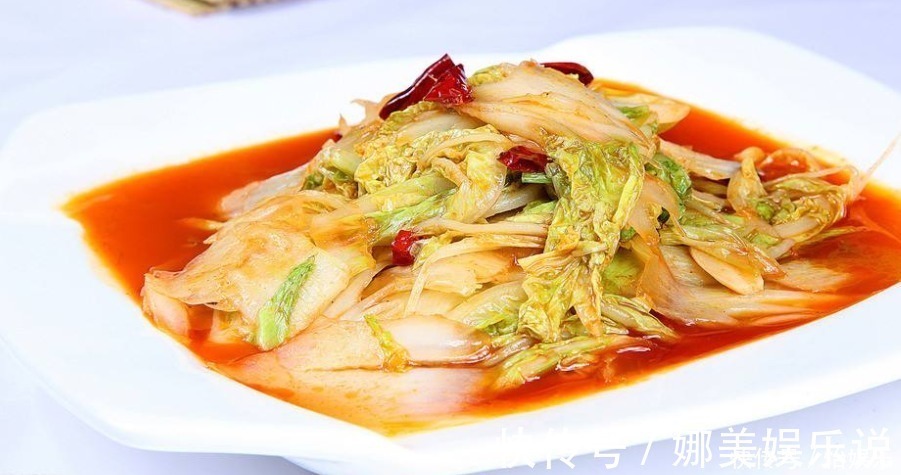 炒白菜好吃的诀窍,掌握3个小技巧,白菜脆爽入味,拿肉都不换