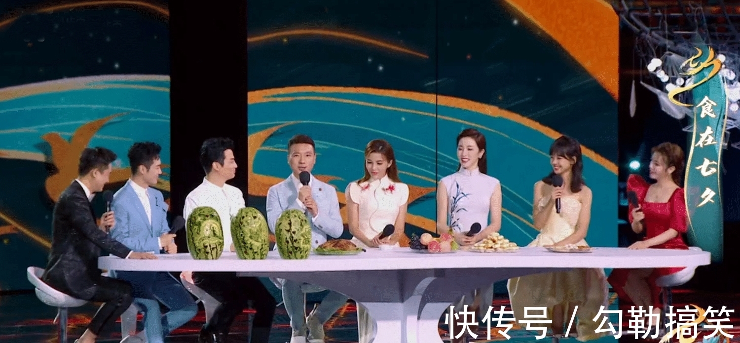 人民日报|央视七夕晚会演绎古风之美，8人主持团成亮点，《人民日报》官微点赞周深《画绢》