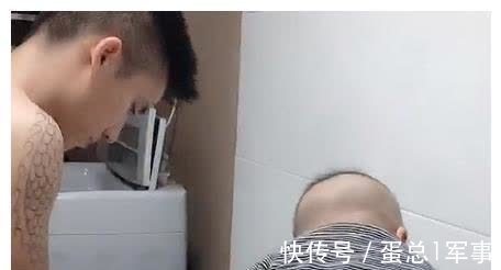潘多拉|“最卖力奶爸”洗衣带娃两不误走红,萌娃蹲在桶里实力“监工”