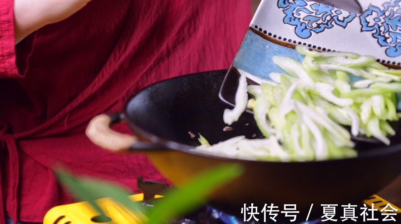 美味|在家做西芹炒牛肉,简单好吃,美味营养