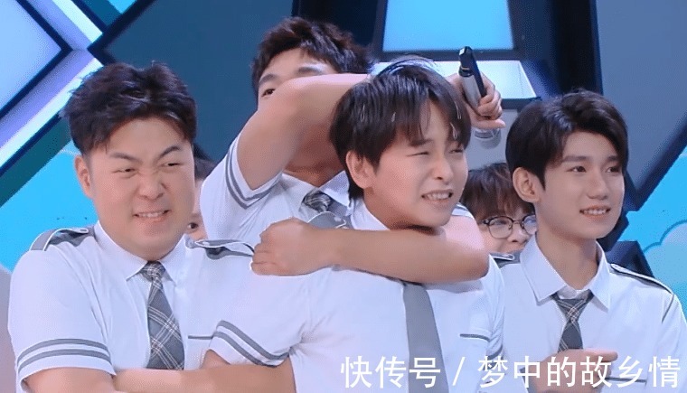 档综艺节目|王源回国首次参加综艺,镜头怼脸拍的那一刻,这脸蛋我没眼花