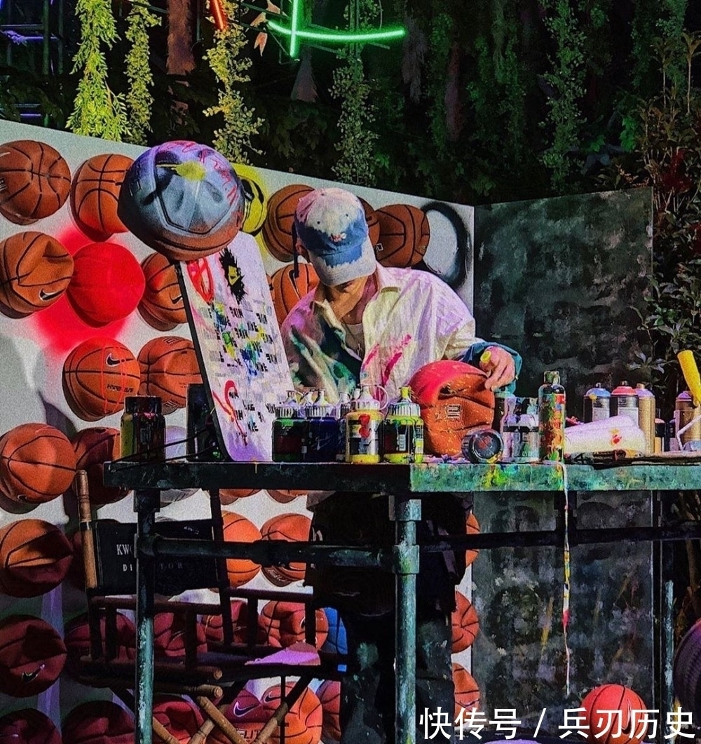 雏菊&首尔最新打卡点!GD亲自绘画、超大雏菊LOGO,怎么拍都是仙女等级