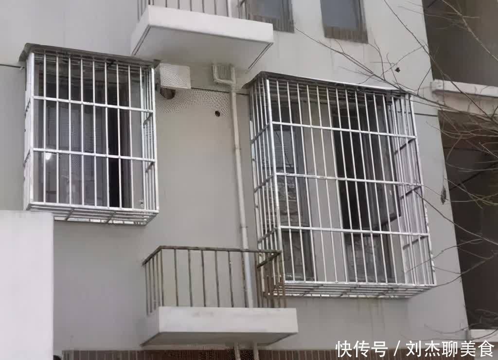 手残党|别再装“鸟笼式”防盗窗,如今流行这样装,安全防盗不遮光 !