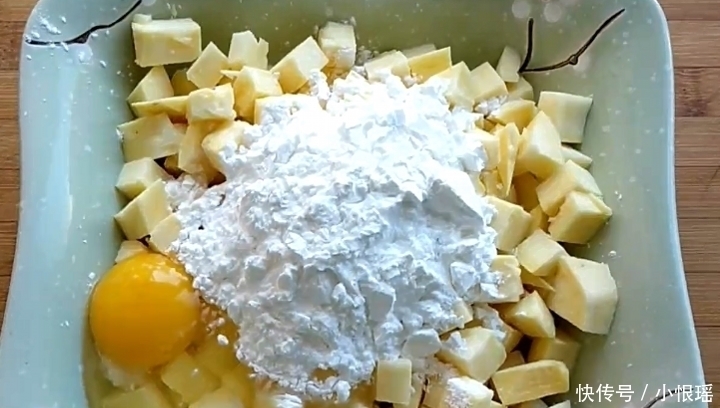 玉米淀粉|红薯不蒸不煮,教你一个新做法,手不沾面,就能做出一张饼!