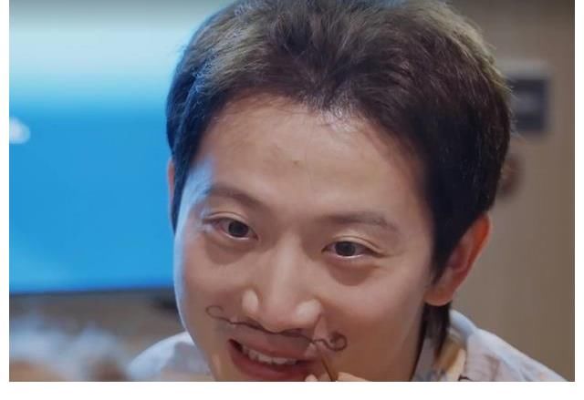 悲哀|周扬青和新男友上节目秀恩爱,罗志祥却只能在台湾吃菠萝,悲哀啊