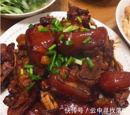 色香味俱全的佳肴，配上米饭吃真香，香飘四溢的几道家常菜！