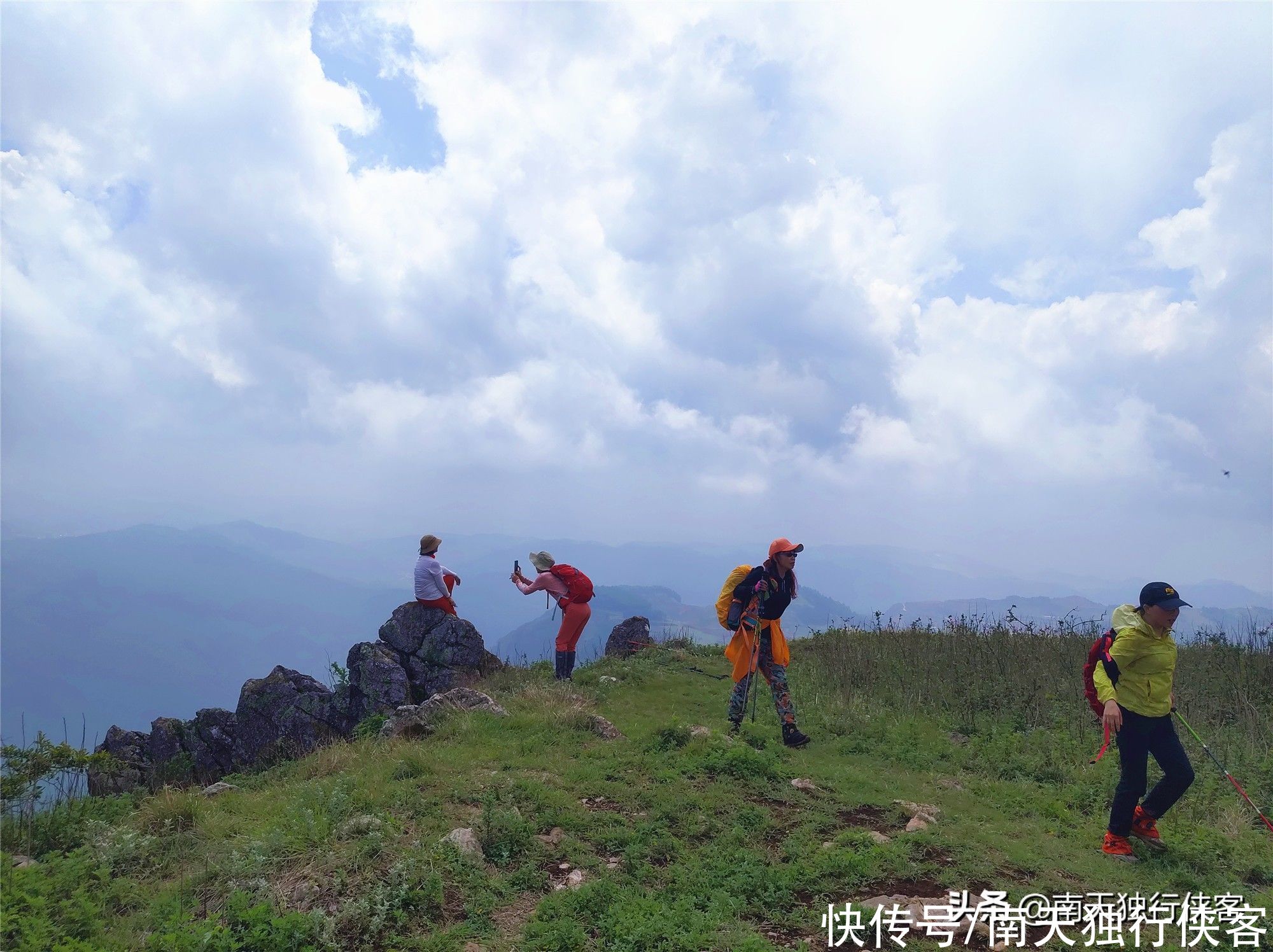 抚仙湖|穿越抚仙湖、梁王山、谷堆山，一步跨三县、一山观三海，风光真美