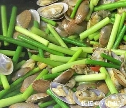 小辣椒|在家准备了几道拿手好菜，美味极了，一家人吃得其乐融融