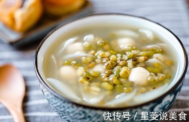 好喝|天气太热,别只煮绿豆汤,多加2个料,清热解暑效果翻倍,更好喝