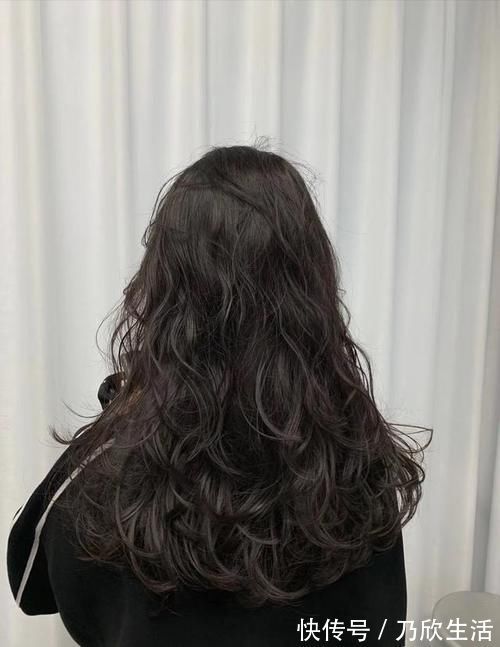 皮肤|秋冬染发什么颜色更好看?2020流行这几种颜色,时髦又潮酷