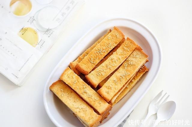 适合烘焙新手学做的小零食，简单易上手，口感香香脆脆，好美味