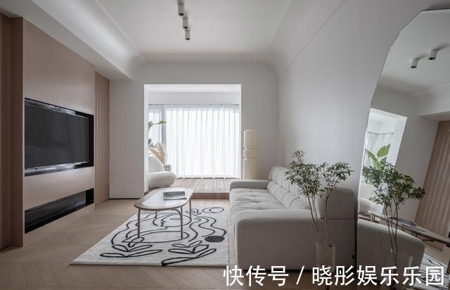 拆除|客厅把阳台打通,真明智!抬高10公分做地台,实用极了