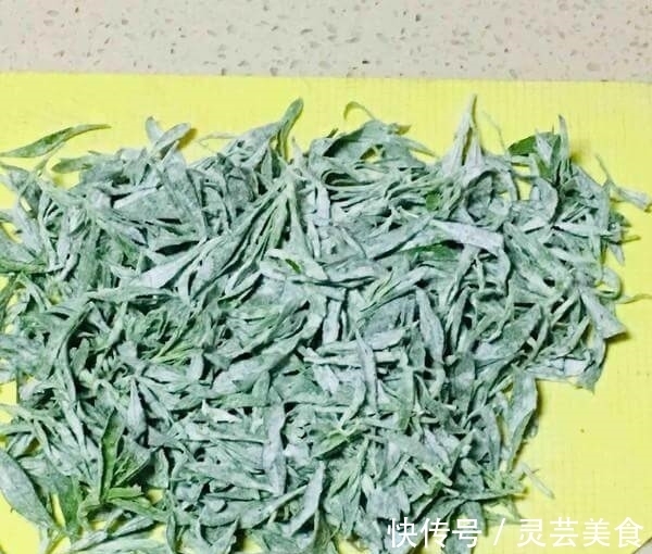 适应能力|三伏天，这野菜随处可见，清热解毒，可惜很多人把它当草！