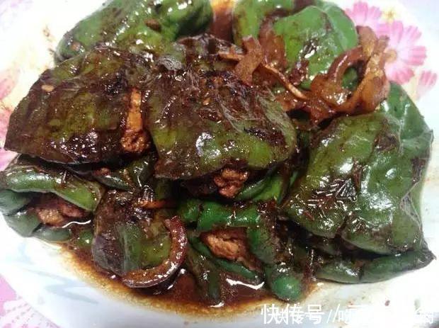 饭店大厨透露做虎皮青椒,别直接下油锅否则不“起皮”不入味
