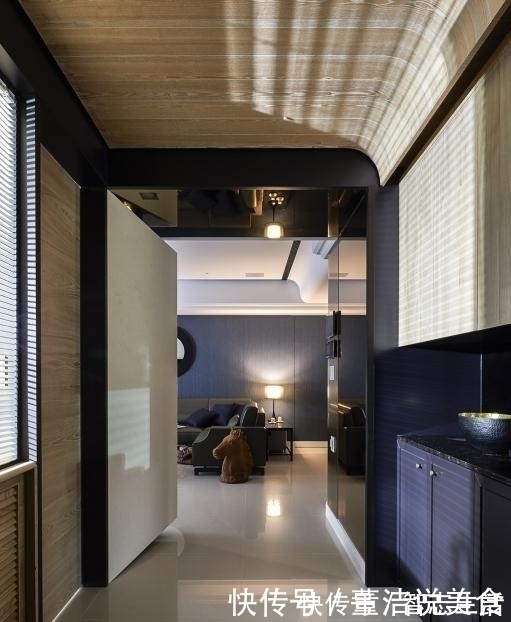 玄关|现代风的设计奢华又时尚,入户第一眼就被迷住了,温馨舒适又大气