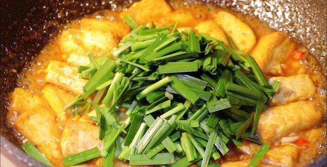 老公|豆腐里打2个鸡蛋,简单一炒,老公孩子最喜欢,每次上桌都吃光光