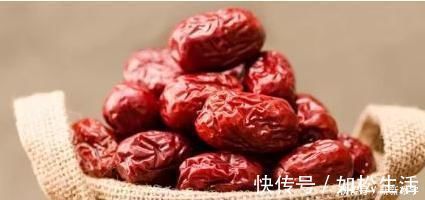 阳气|红枣与它一起泡, 每天喝两杯,15天内湿气全消, 美白淡斑!