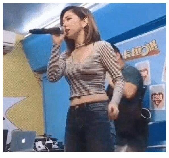 邓紫棋在流行之前是什么样子的?看着她的照片,男人们会这么想