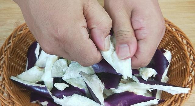 茄子最好吃的做法,6元成本10分钟上桌,很多人没有吃过,太香了